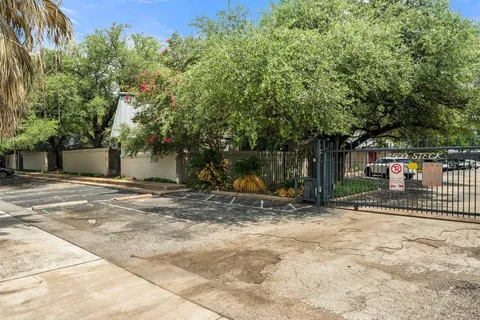 $1,875 | 2500 Steck Avenue, Unit 32, Austin, TX 78757