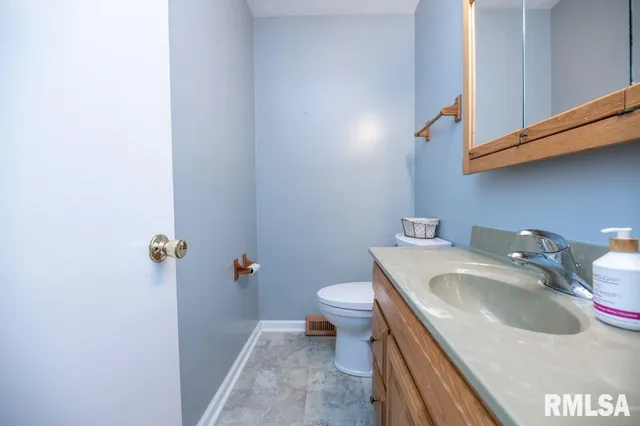 $268,000 | 6315 North Post Oak Road, Peoria, IL 61615