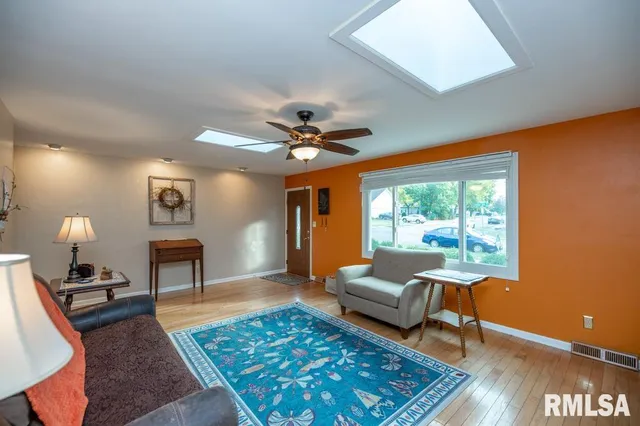 $268,000 | 6315 North Post Oak Road, Peoria, IL 61615