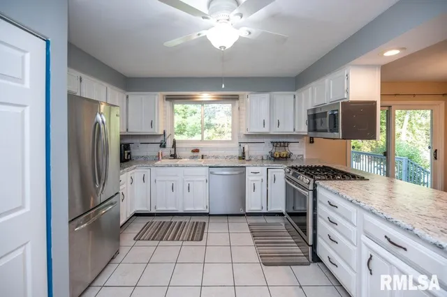 $268,000 | 6315 North Post Oak Road, Peoria, IL 61615