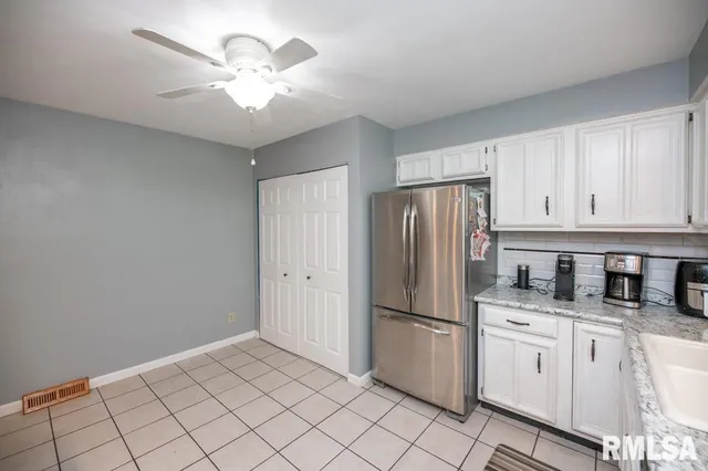 $268,000 | 6315 North Post Oak Road, Peoria, IL 61615