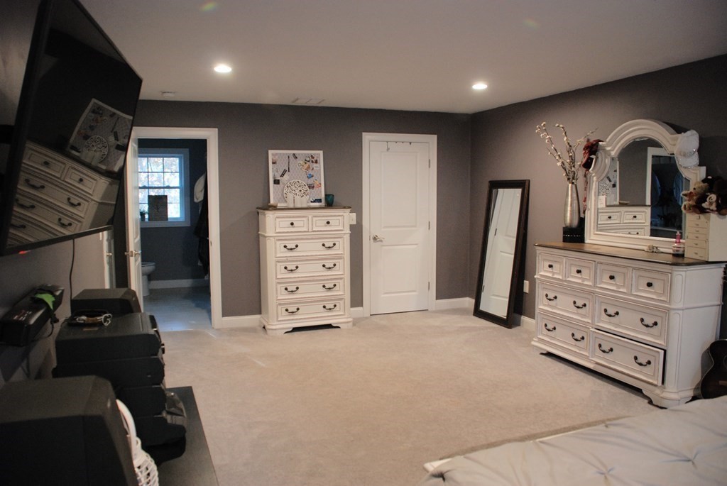 2 Ledge Road Chelmsford, MA 01863 - Photo 23 of 40