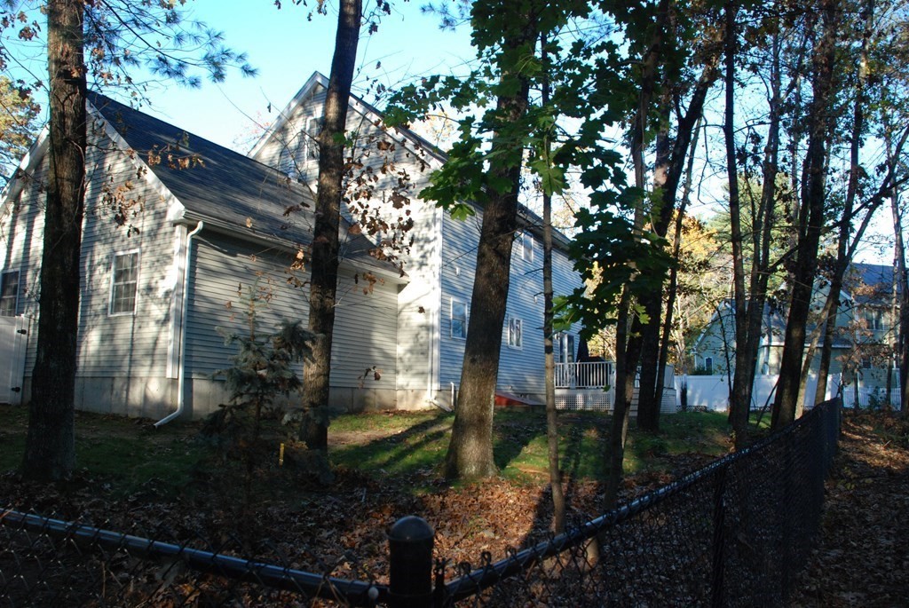 2 Ledge Road Chelmsford, MA 01863 - Photo 7 of 40