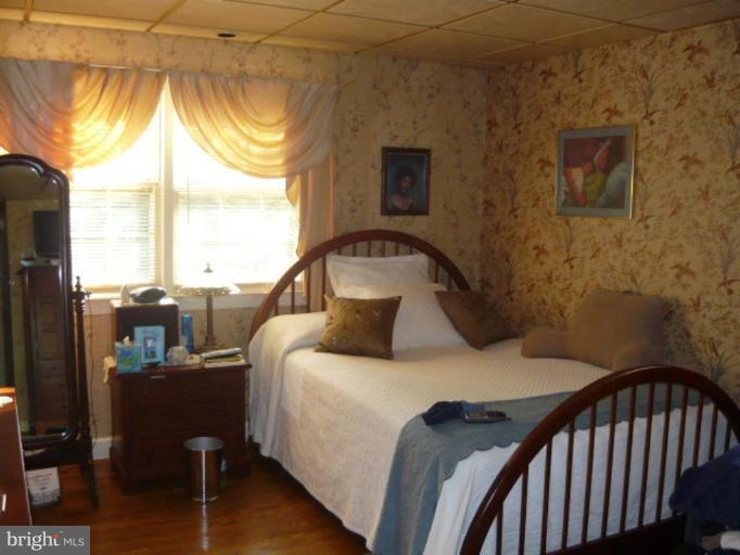 7202 Kempton Road Lanham, MD 20706 - Photo 12 of 19 Master Bedroom
