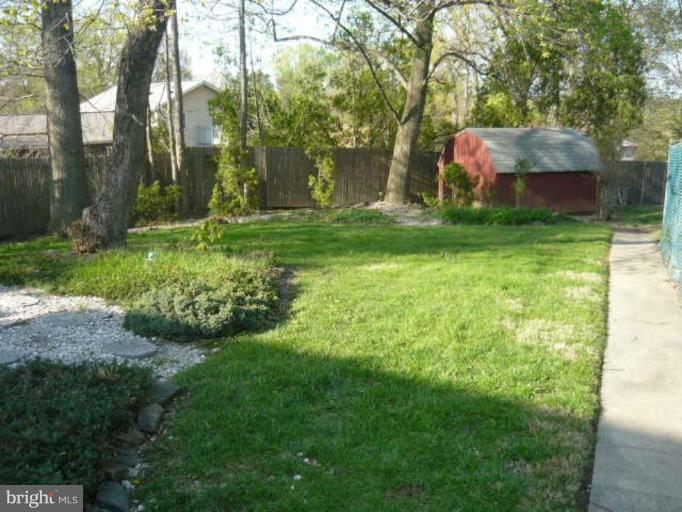 7202 Kempton Road Lanham, MD 20706 - Photo 9 of 19 Shed
