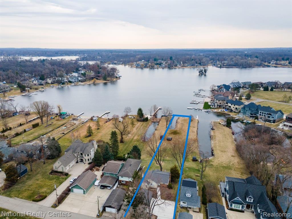 3506 Moberly Road Commerce Township, MI 48382 - Photo 1 of 37