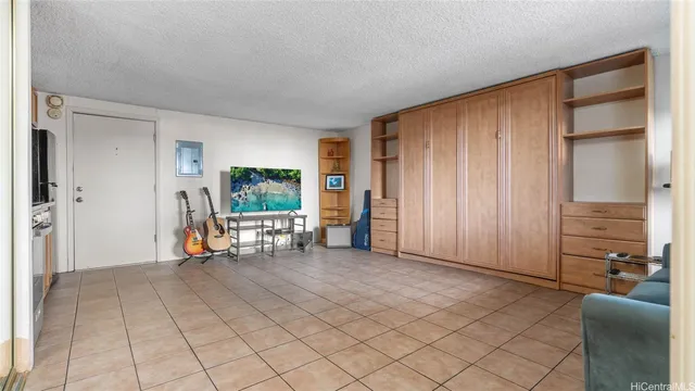 $220,000 | 824 Kinau Street, Unit 1211, Honolulu, HI 96813
