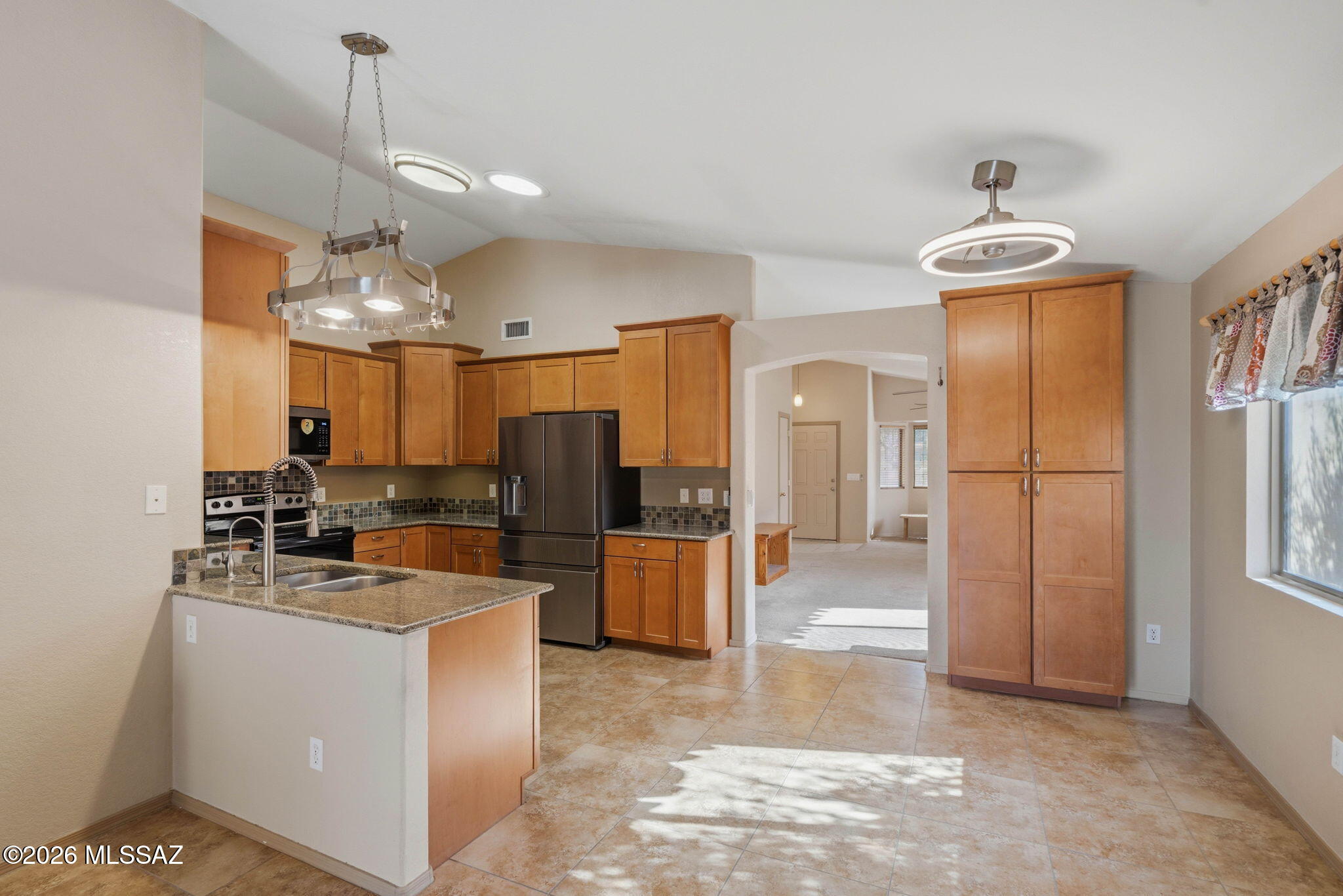 7933 East Jennifer Anne Drive Tucson, AZ 85730 - Photo 13 of 50 Kitchen - Dining