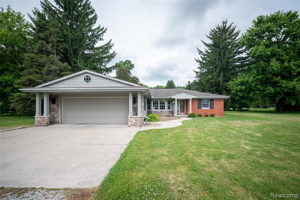 9404 North River Road Algonac, MI 48001 - Photo 2 of 37