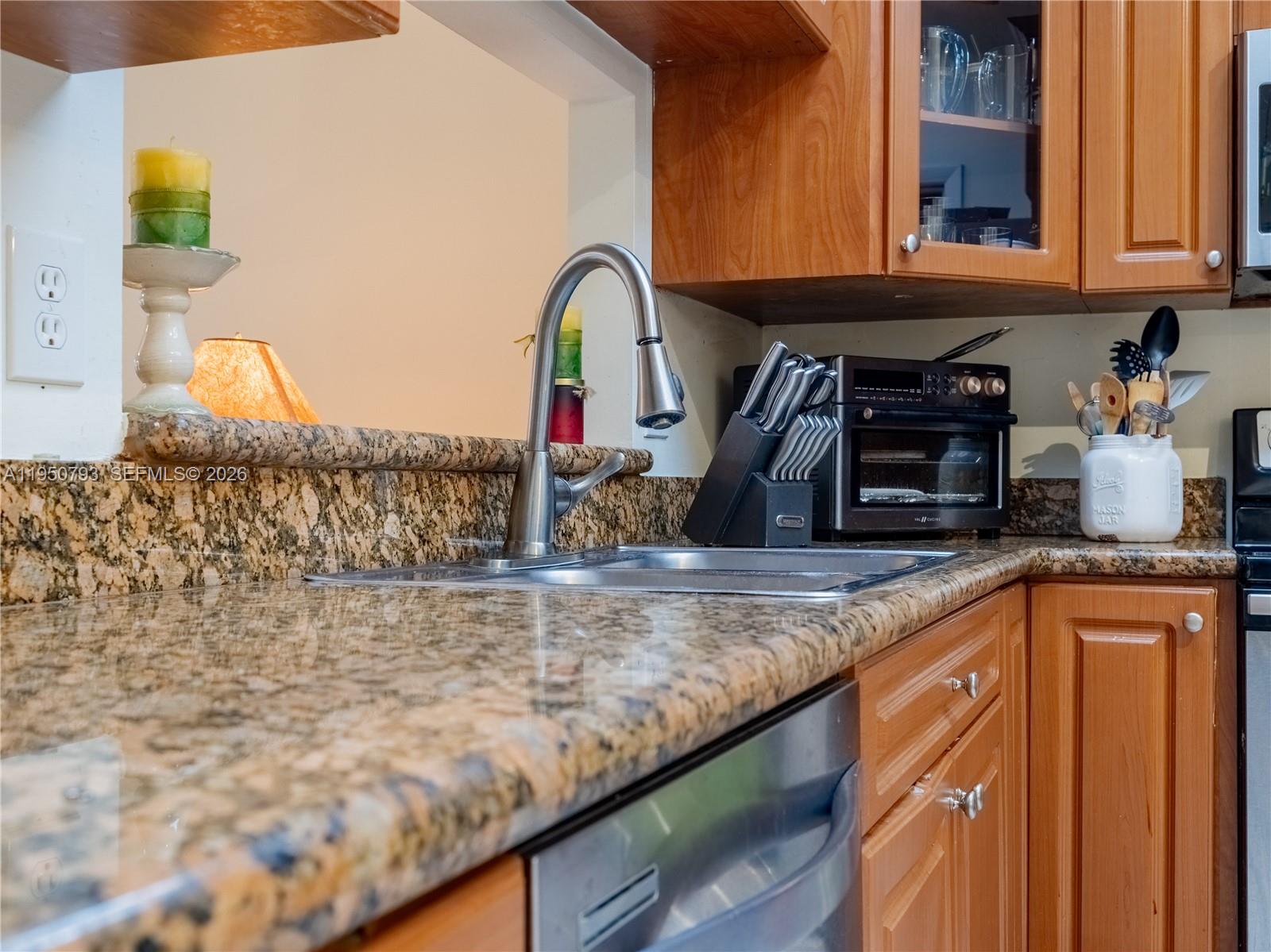 206 Southwest 159th Way Sunrise, FL 33326 - Photo 16 of 59