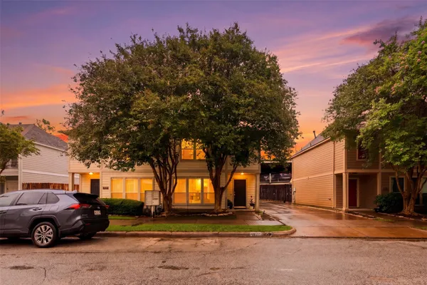 $2,200 | 1923 Bailey Street, Houston, TX 77006