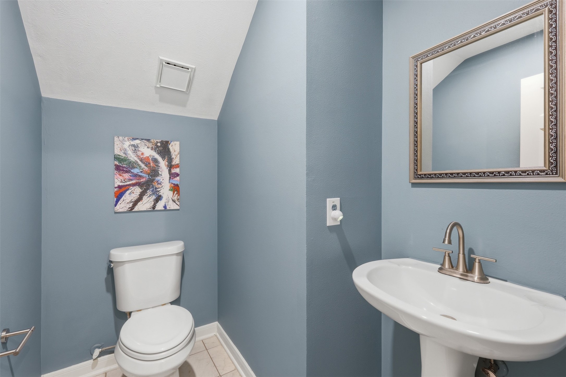 1923 Bailey Street Houston, TX 77006 - Photo 12 of 23 powder room located just off the kitchen on the first floor
