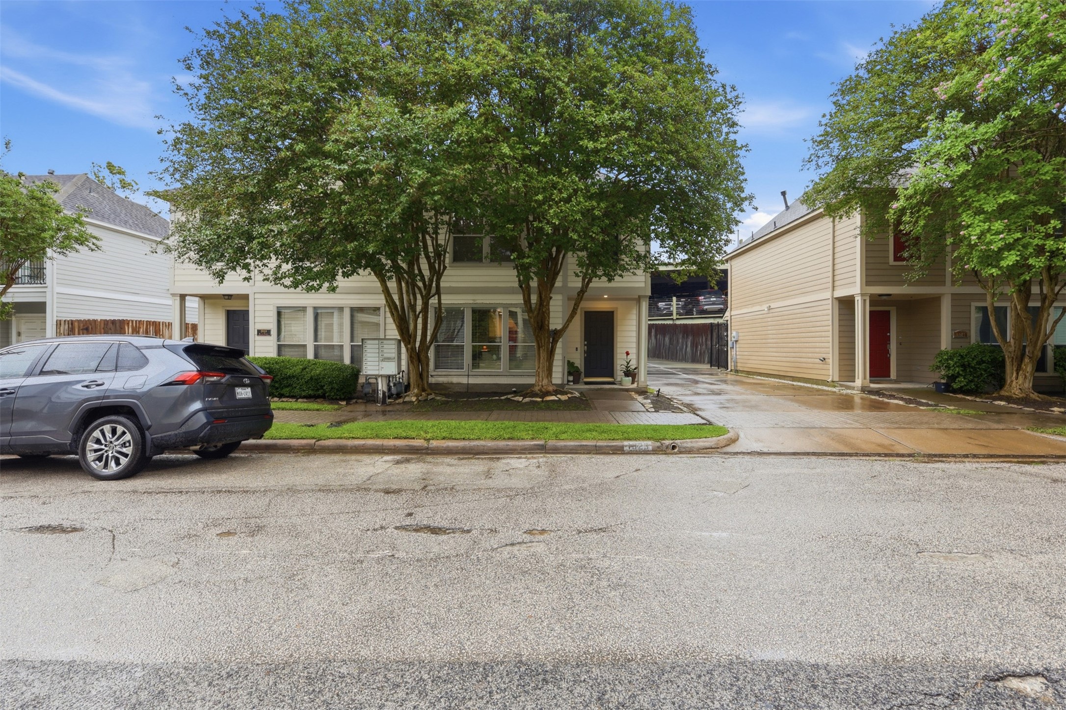 1923 Bailey Street Houston, TX 77006 - Photo 21 of 23