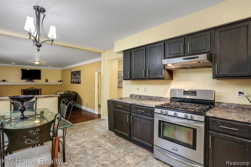 25861 Beecham Road Farmington Hills, MI 48336 - Photo 12 of 33