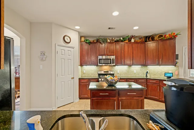 $370,000 | 19523 South Oblong Circle, Cypress, TX 77429