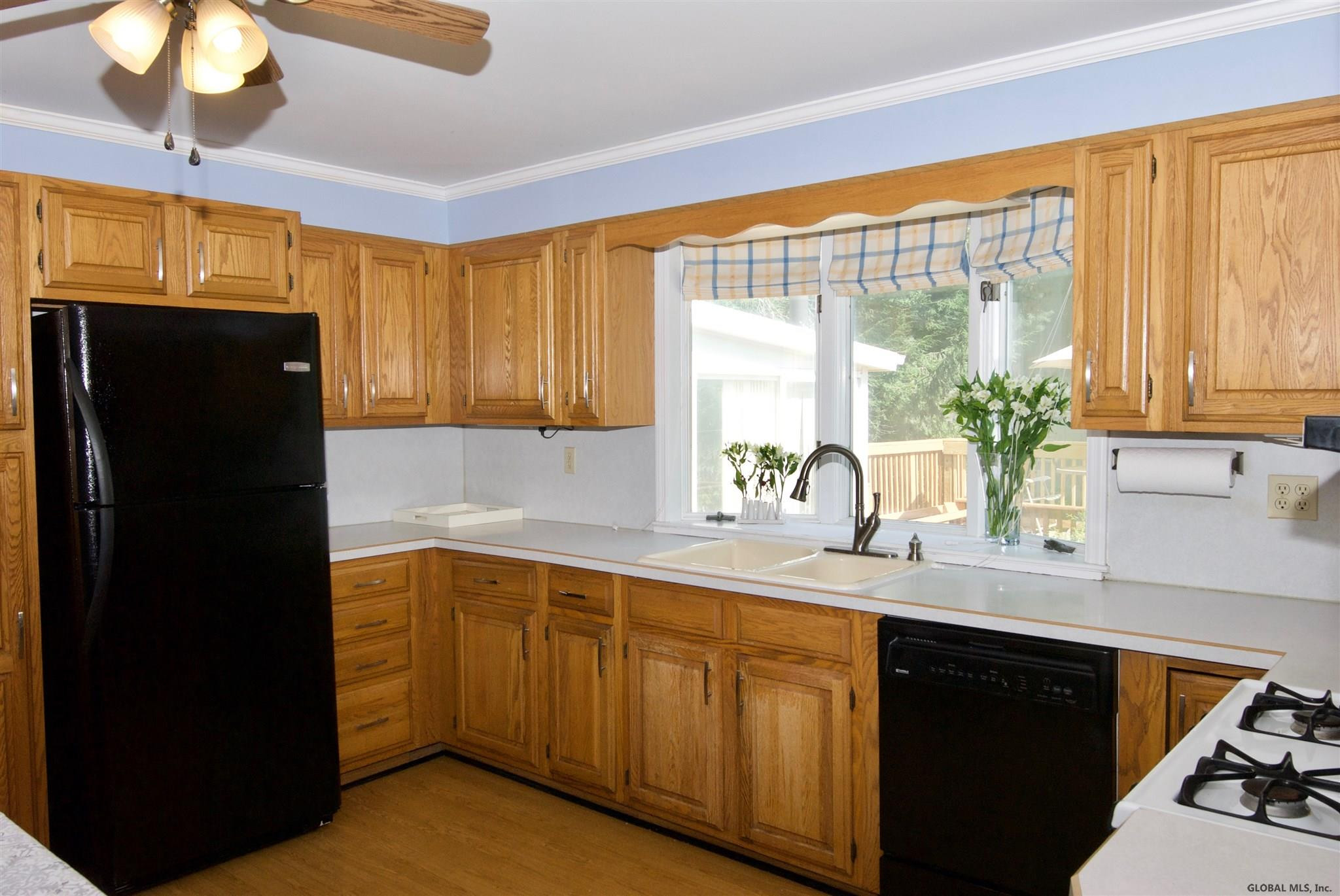 39 Rapple Drive Colonie, NY 12205 - Photo 4 of 21 Photo 4