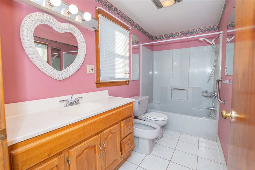 113 Union Street Bristol, RI 02809 - Photo 25 of 35 1st FL Bath