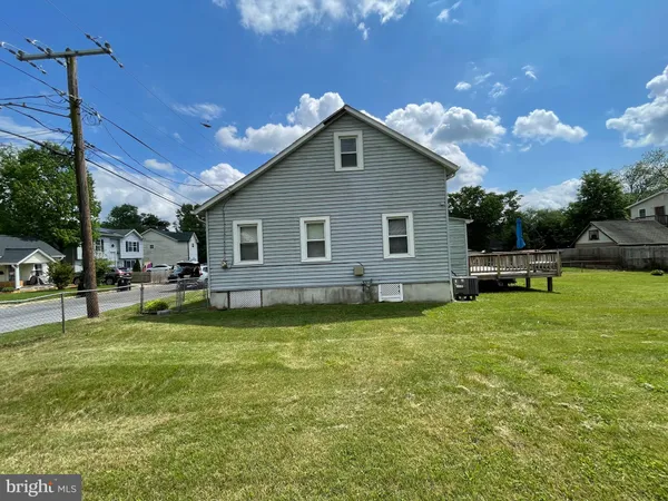 $2,400 | 6308 61st Place, Riverdale, MD 20737