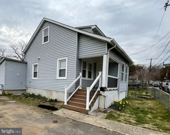 $2,400 | 6308 61st Place, Riverdale, MD 20737