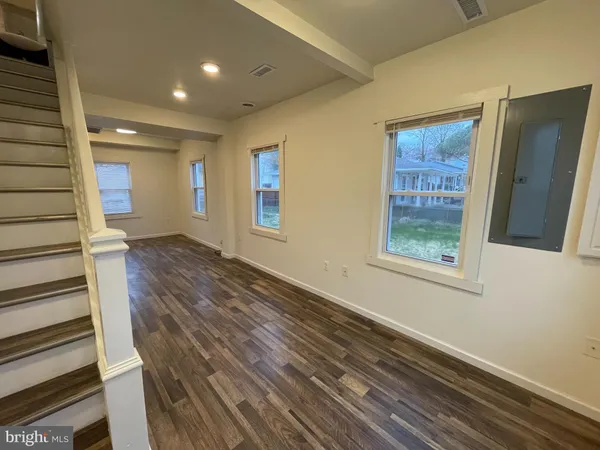 $2,400 | 6308 61st Place, Riverdale, MD 20737