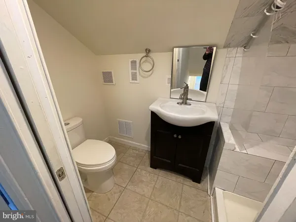 $2,400 | 6308 61st Place, Riverdale, MD 20737