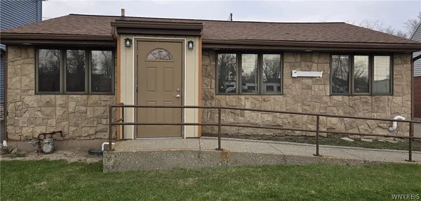 $1,975 | 2655 Sheridan Drive, Tonawanda, NY 14150