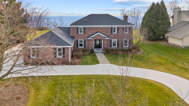 $1,299,900 | 1010 Noridge Trail, Port Washington, WI 53074