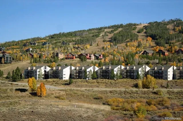 a view of outdoor space with city view