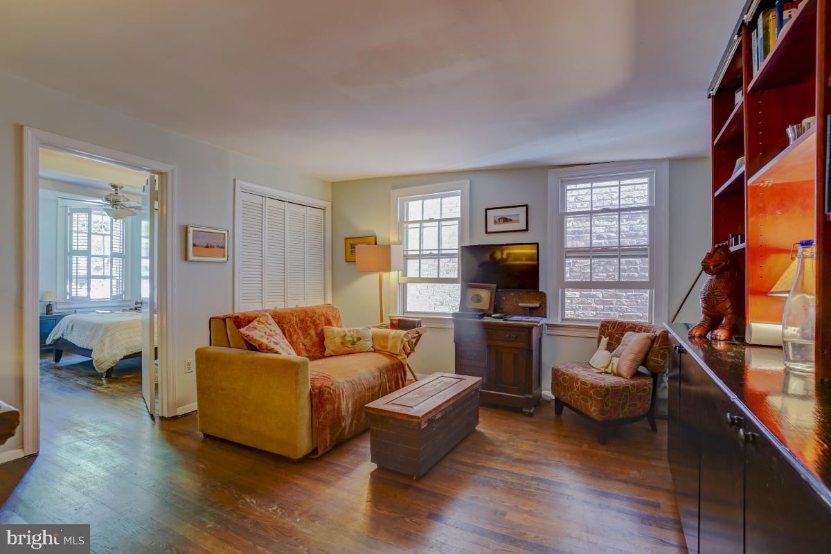 411 East Capitol Street Southeast Washington, DC 20003 - Photo 18 of 26 Second Level Living Room
