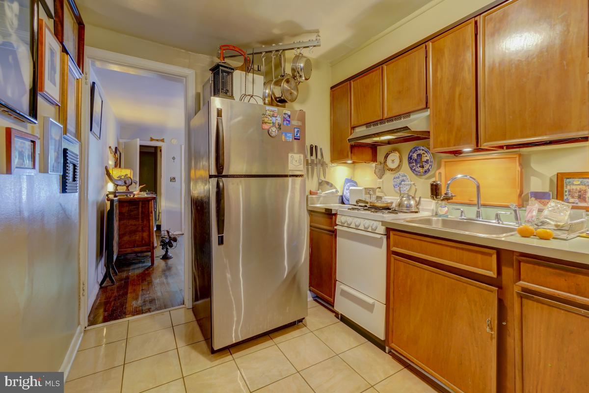 411 East Capitol Street Southeast Washington, DC 20003 - Photo 19 of 26 Second Level Kitchen