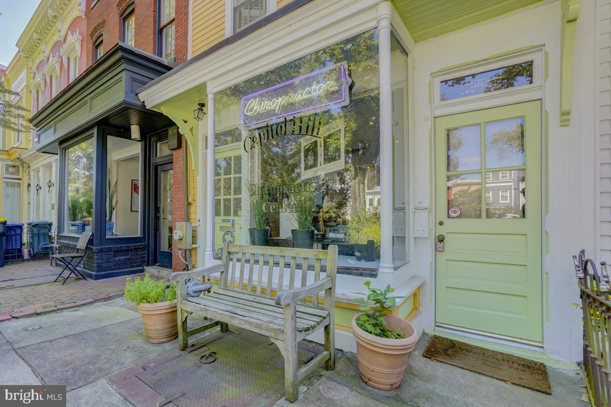 411 East Capitol Street Southeast Washington, DC 20003 - Photo 2 of 26 Closeup of Front