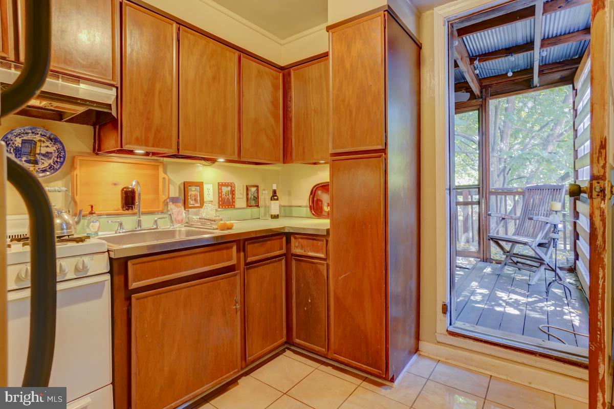 411 East Capitol Street Southeast Washington, DC 20003 - Photo 21 of 26 Kitchen View