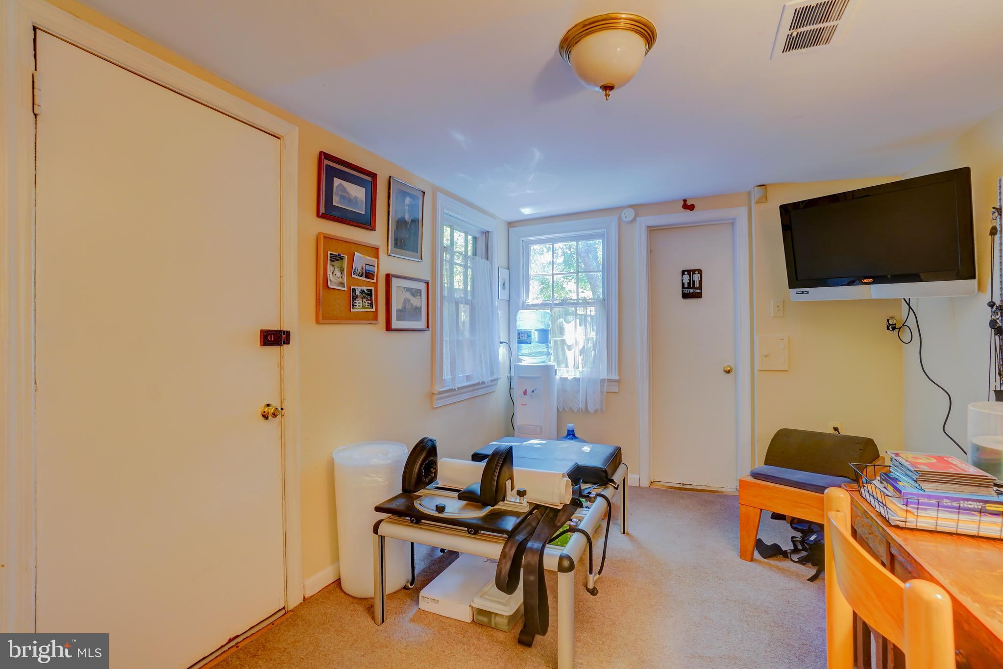 411 East Capitol Street Southeast Washington, DC 20003 - Photo 8 of 26 Front Room