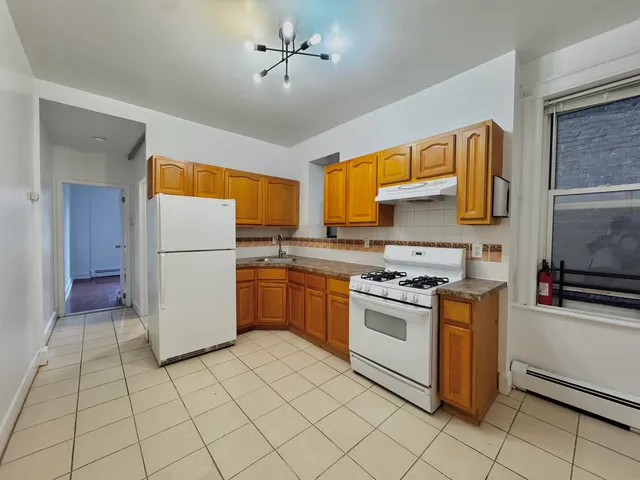 $2,000 | 94 North Street, Unit 2S, Jersey City, NJ 07307