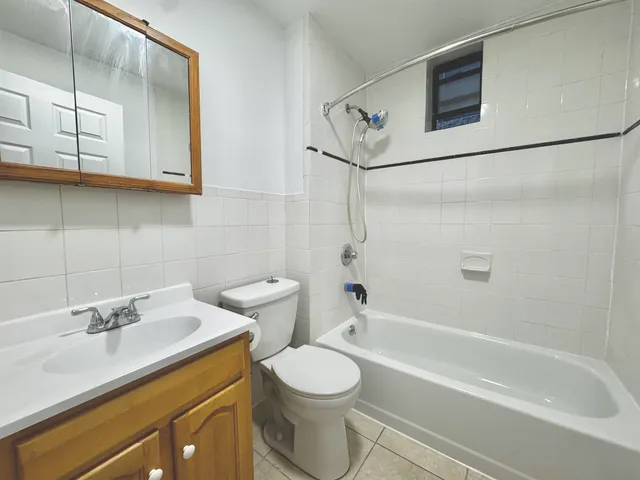 $2,000 | 94 North Street, Unit 2S, Jersey City, NJ 07307