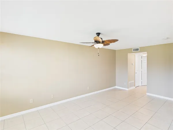 $1,500 | 89 Crooked Tree Lane, Unit 105, Vero Beach, FL 32962