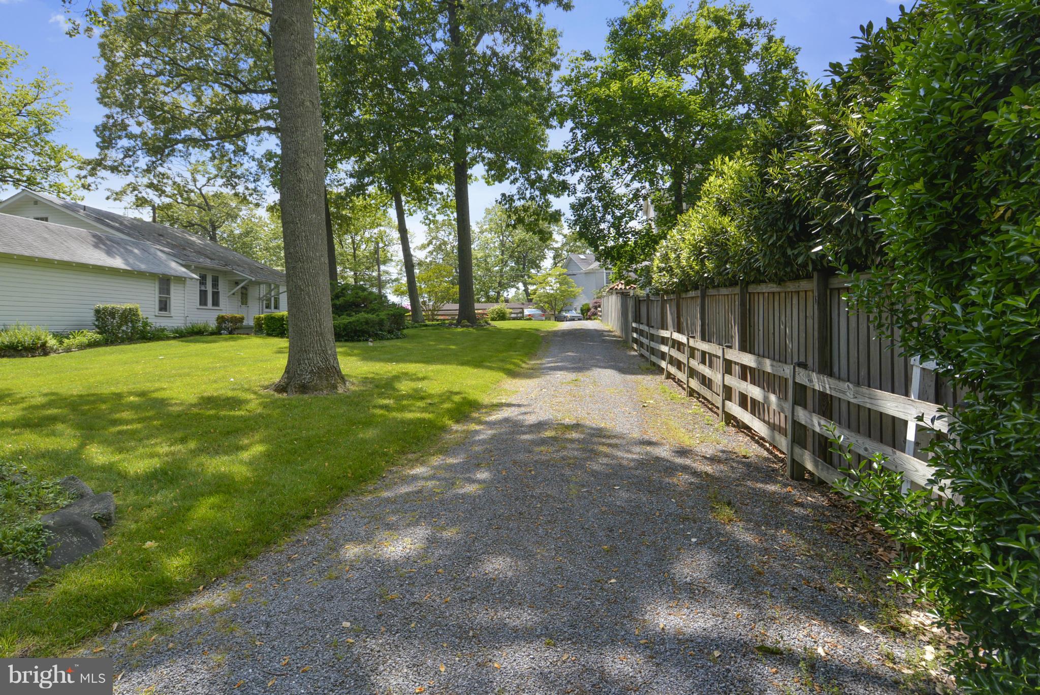 1318 Holley Road Edgewater, MD 21037 - Photo 5 of 30 Exterior (Front)
