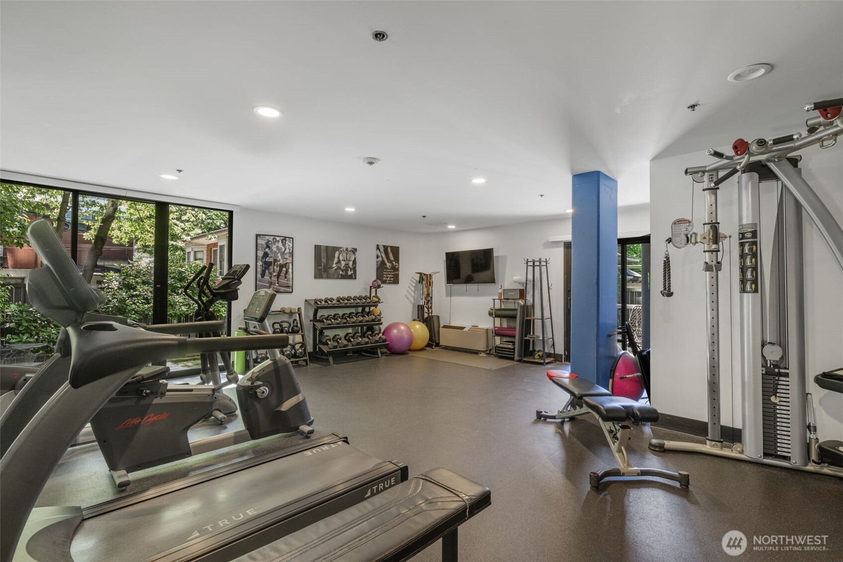 1120 Spring Street, Unit 202 Seattle, WA 98104 - Photo 23 of 27 Gallery Image 23