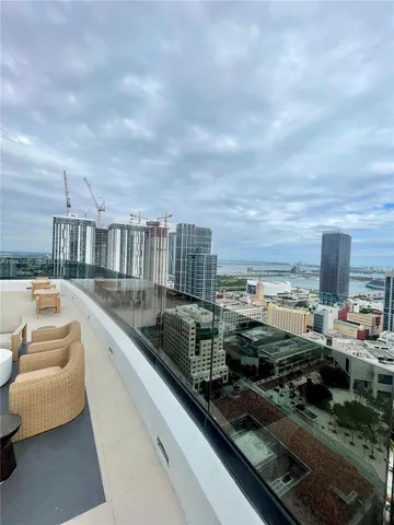 $2,500 | 225 North Miami Avenue, Unit 3106, Miami, FL 33128