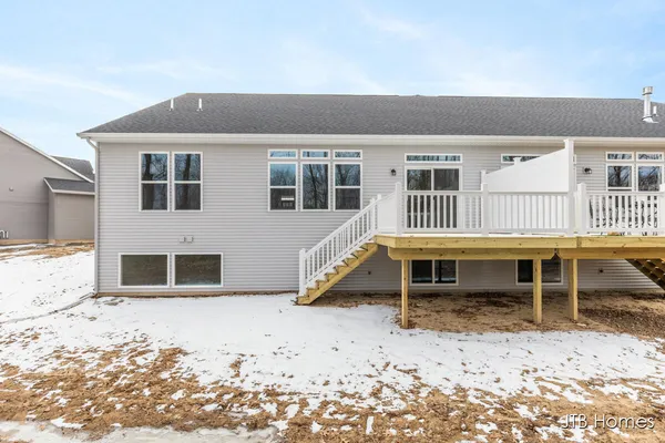 $549,900 | 6607 Timber Crst Drive Northeast, Unit 56, Rockford, MI 49341