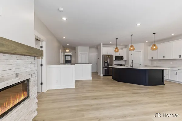 $549,900 | 6607 Timber Crst Drive Northeast, Unit 56, Rockford, MI 49341