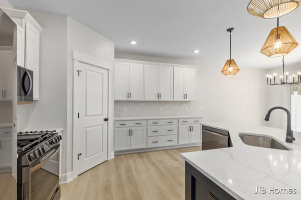 $549,900 | 6607 Timber Crst Drive Northeast, Unit 56, Rockford, MI 49341