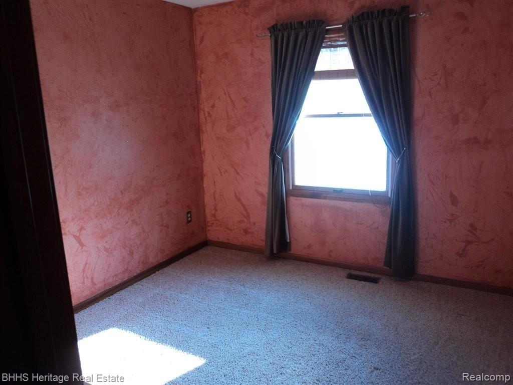 1899 West Lovejoy Road Perry, MI 48872 - Photo 9 of 19 Bedroom 2