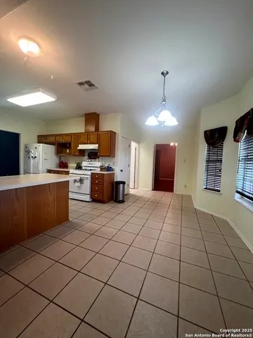 $398,000 | 677 Deer Trail Drive, Jourdanton, TX 78026