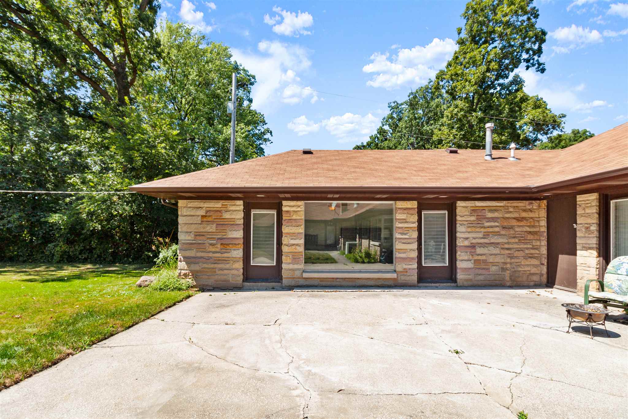 4340 Stellhorn Road Fort Wayne, IN 46815 - Photo 6 of 36 Gallery Image 6