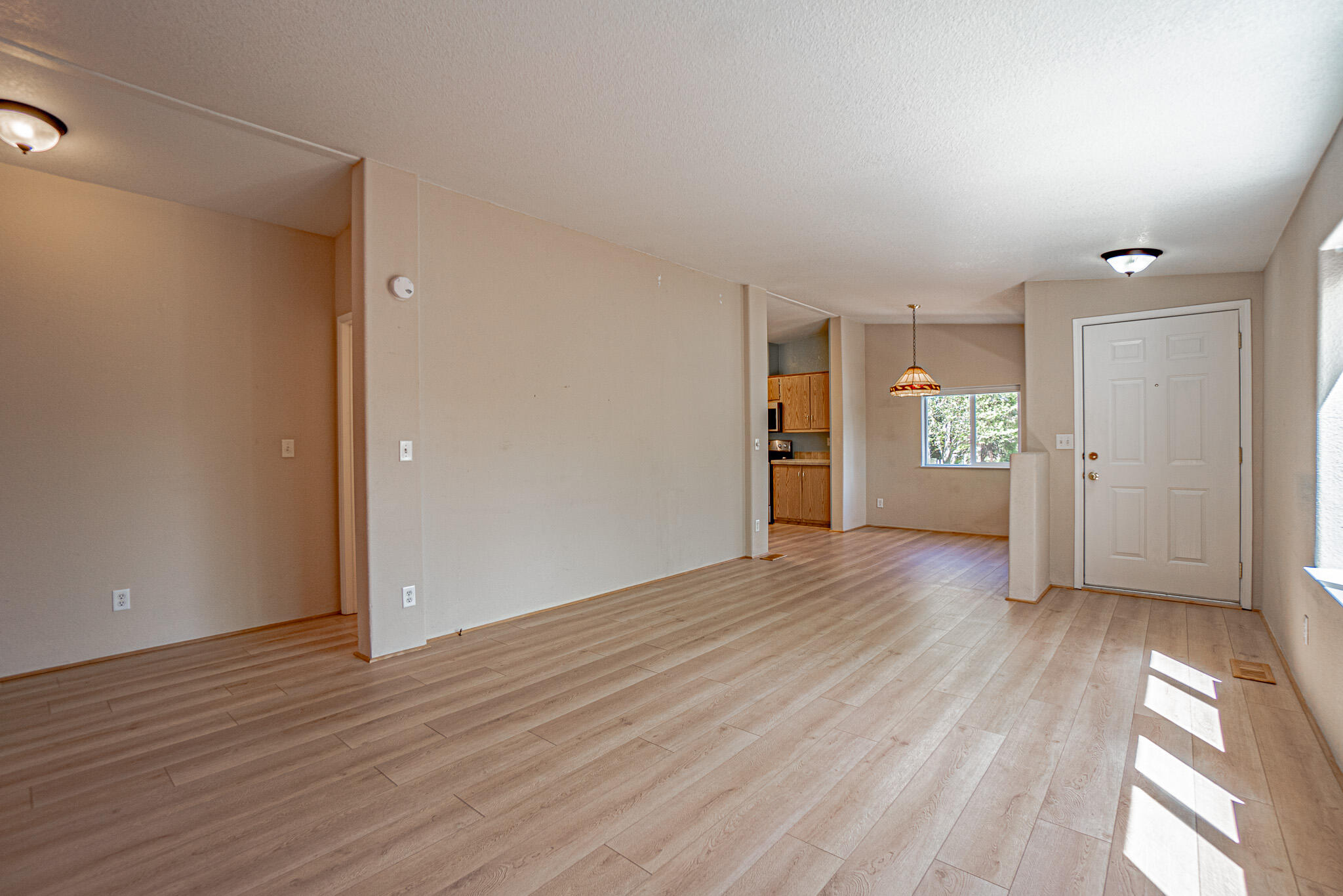 215 Tolman Creek Road, Unit 38 Ashland, OR 97520 - Photo 11 of 32 Expansive Living Area