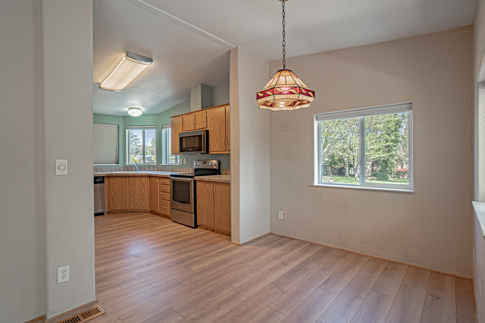 215 Tolman Creek Road, Unit 38 Ashland, OR 97520 - Photo 14 of 32 Dining to Kitchen