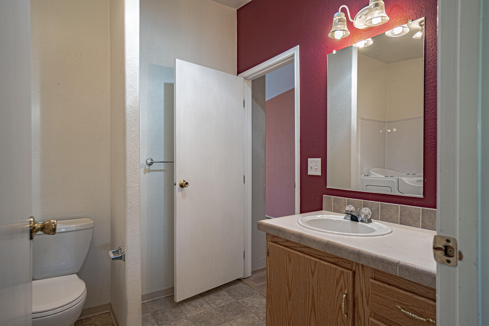 215 Tolman Creek Road, Unit 38 Ashland, OR 97520 - Photo 20 of 32 Guest Bathroom