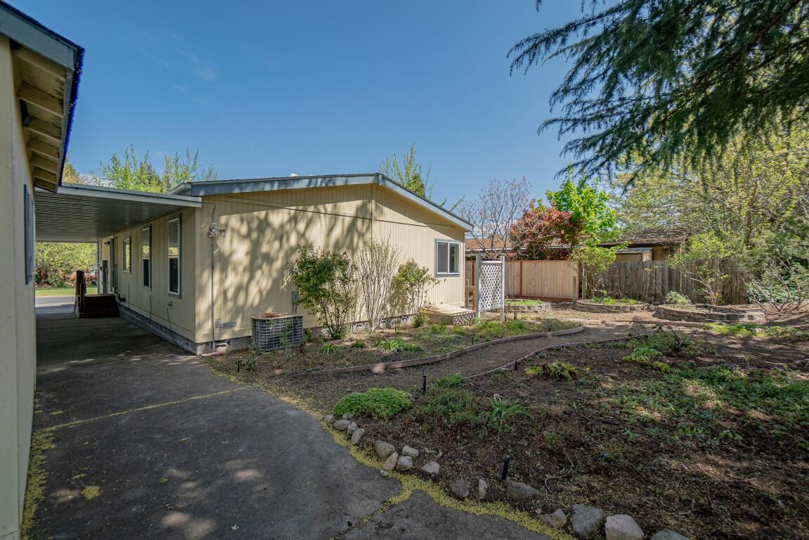 215 Tolman Creek Road, Unit 38 Ashland, OR 97520 - Photo 28 of 32 Backyard
