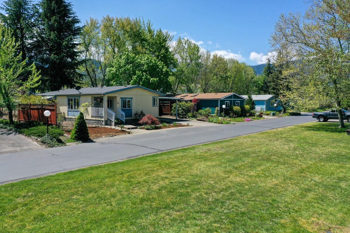 215 Tolman Creek Road, Unit 38 Ashland, OR 97520 - Photo 9 of 32 Open Space